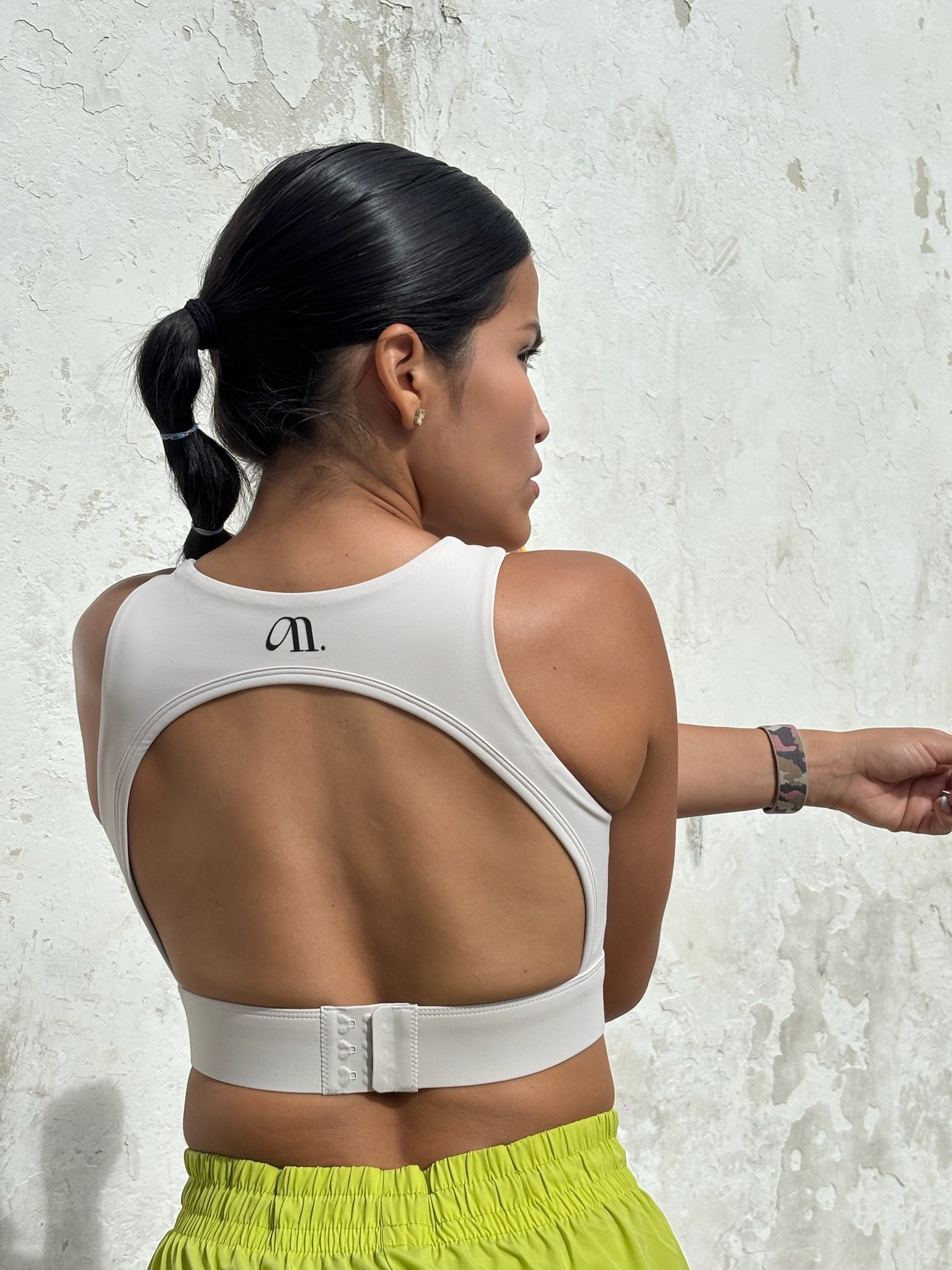 Sport bra espalda descubierta