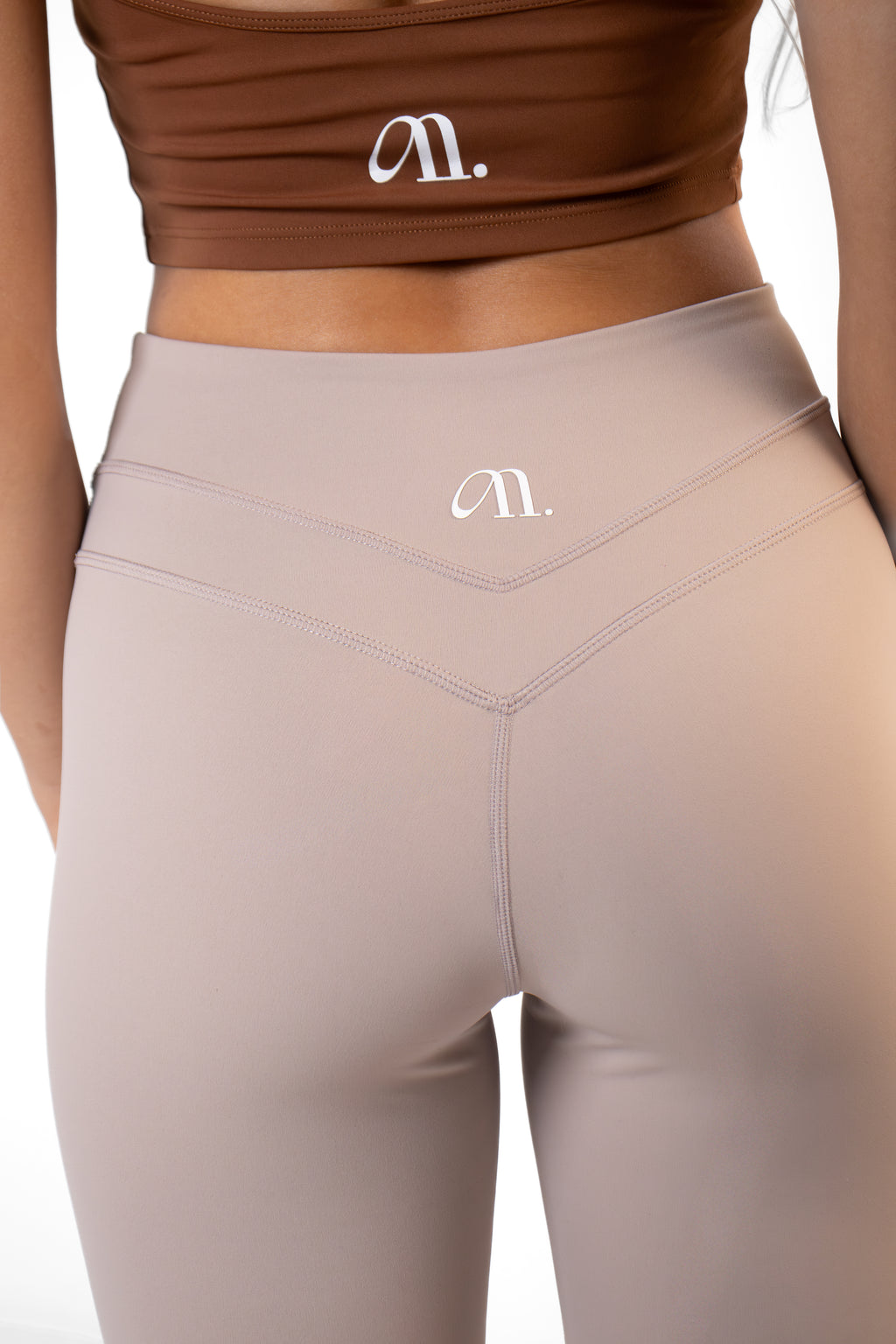 Legging con costuras en la pretina