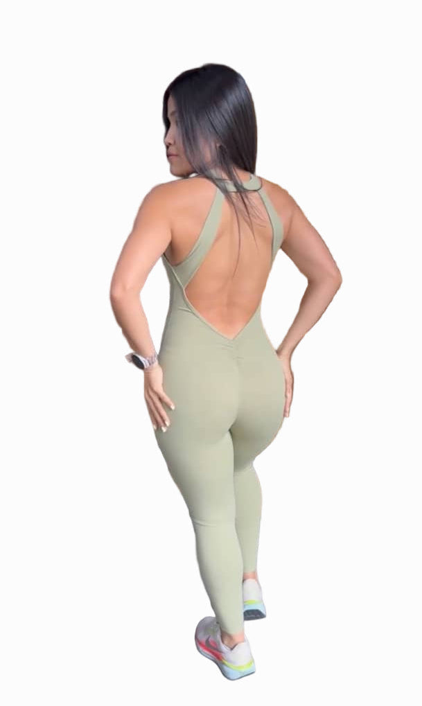 ⁠Jumpsuit largo cuello halter