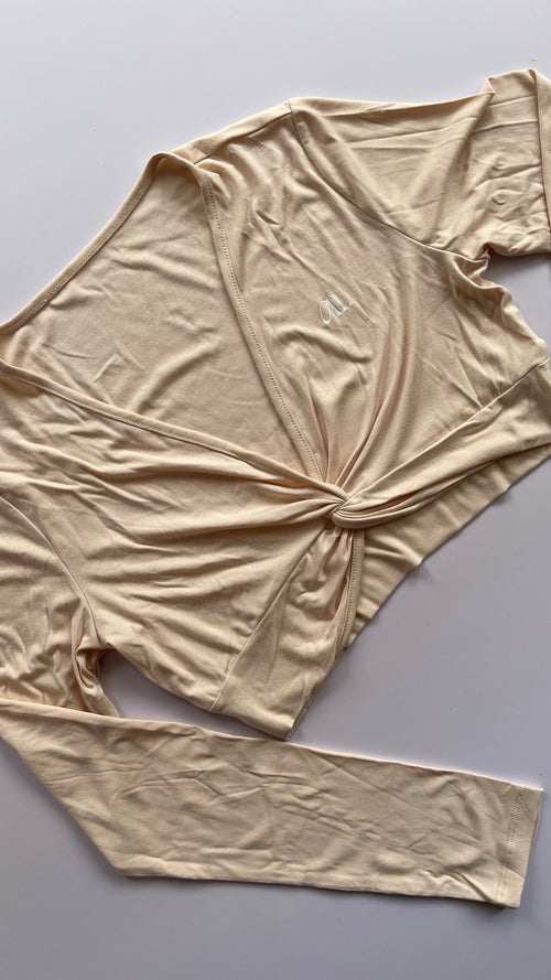 Crop top manga larga