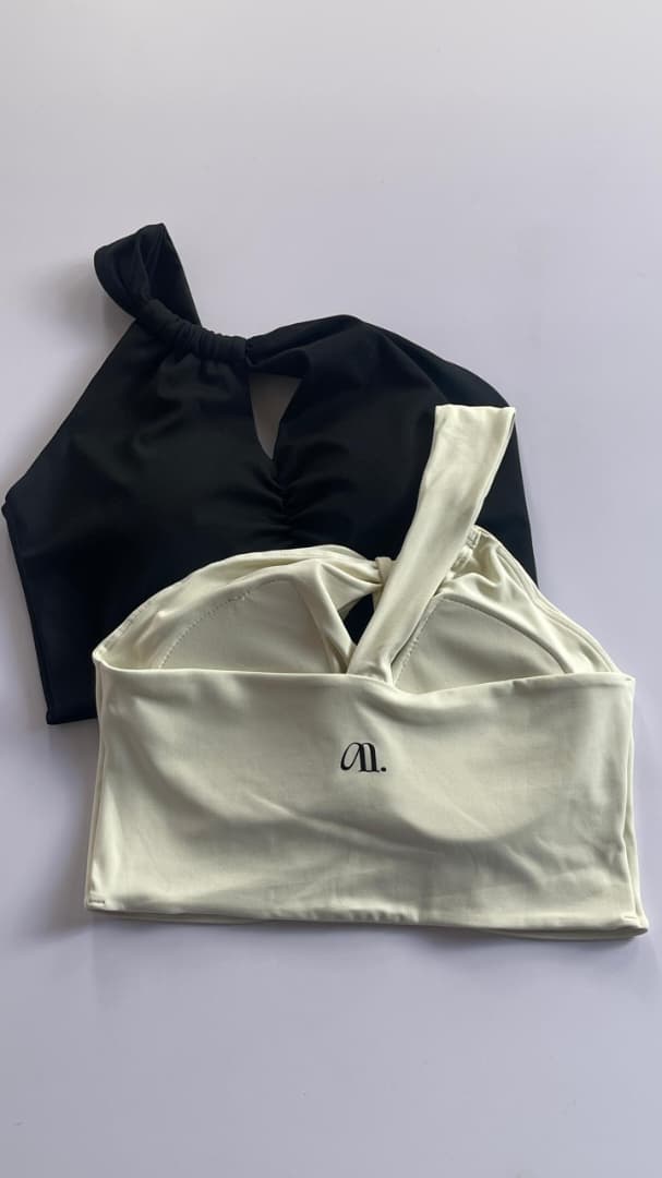 ⁠Sport bra asimétrico