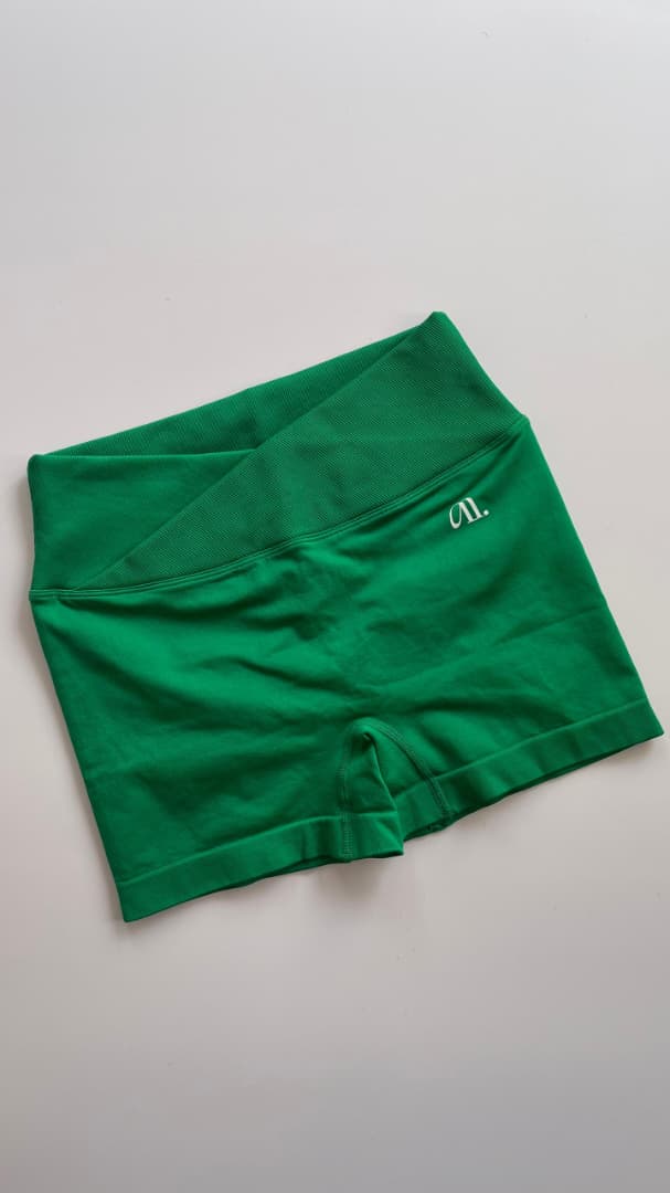 Short pretina cruzada