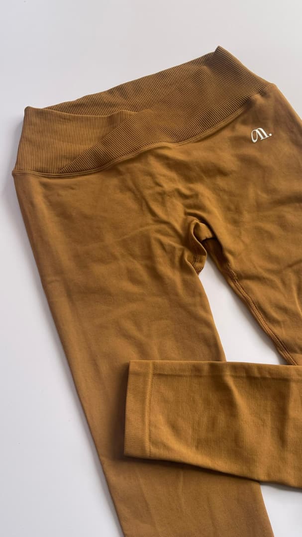 ⁠Legging pretina cruzada